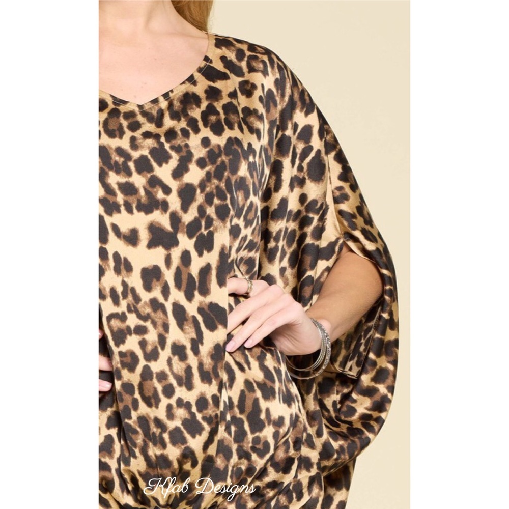❤️LAST! V Neck Leopard Poncho Style  Top! - Picture 7 of 7